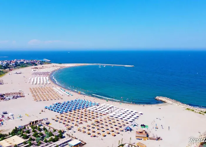 Apartment Central アパート *