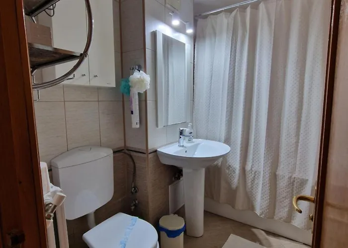 Apartment Central アパート *