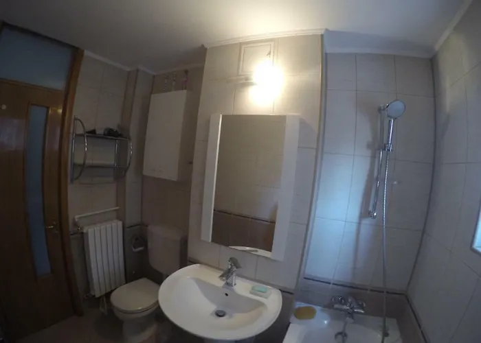 Apartment Central アパート *