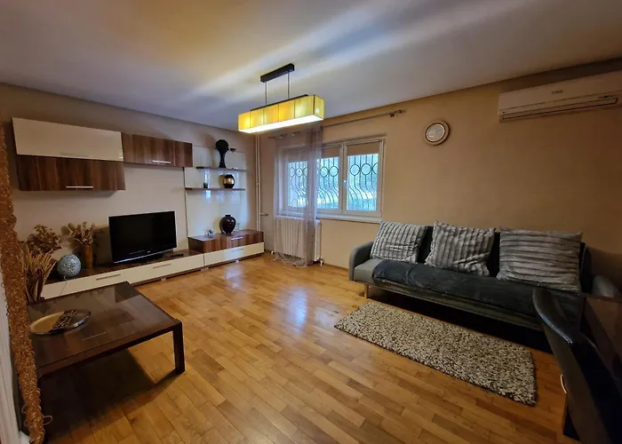 アパート Apartment Central