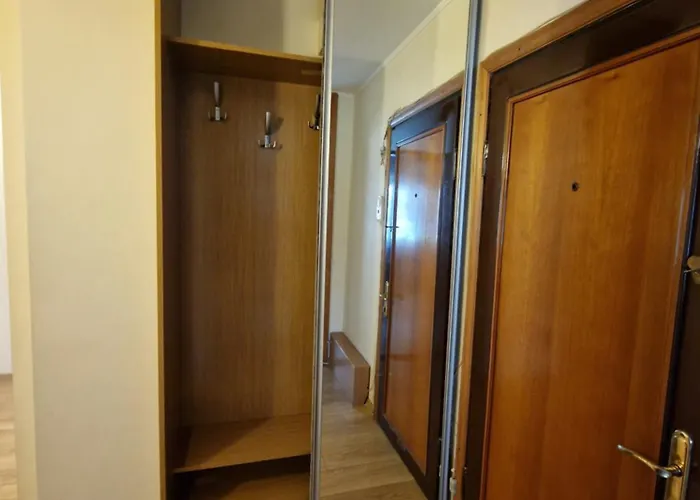 Apartment Central アパート